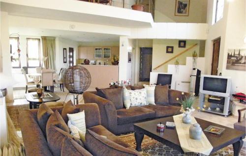 Molos-Agios Konstantinos House | Inviting Home in Kamena Vourla with Pool & Pet-Friendly Stay
