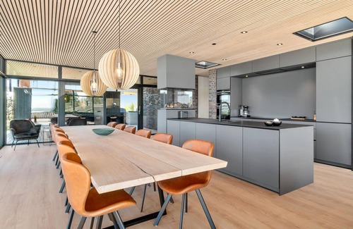 Knebel House | Stylish Vacation Haven with Ocean View, Pool & Spa