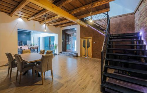 Semeljci House | Cozy Koritna Retreat with Wifi and Family-Friendly Pool