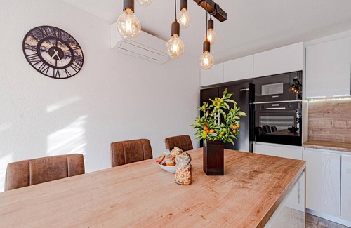 Kuciste House | Experience a Dream Getaway by the Sea with Amenities Galore