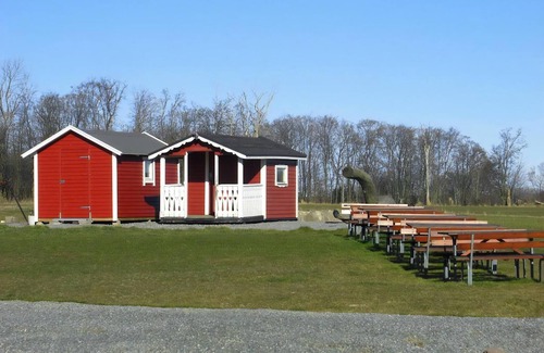 Malarhusens House | Inviting 2-Bedroom Stay in Pet-Friendly Löderup
