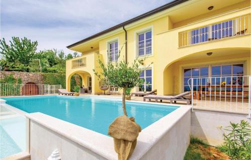 Lovran House | Inviting 6 Bedroom Home with Pool in Lovran - Rated 10/10