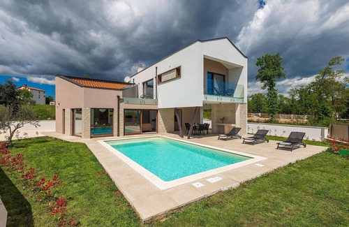 Peruski House | Awesome home in Marcana