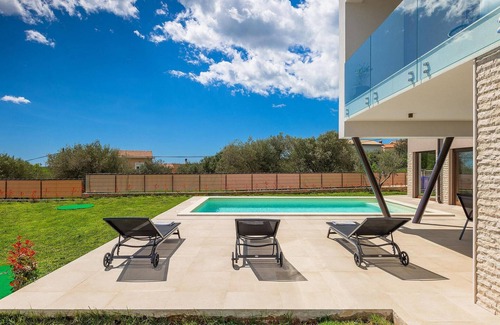 Peruski House | Awesome home in Marcana