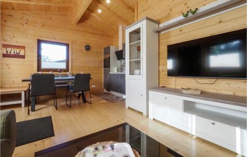 Merzalben House | Cozy Home in Merzalben with Wi-Fi & Child-Friendly Amenities