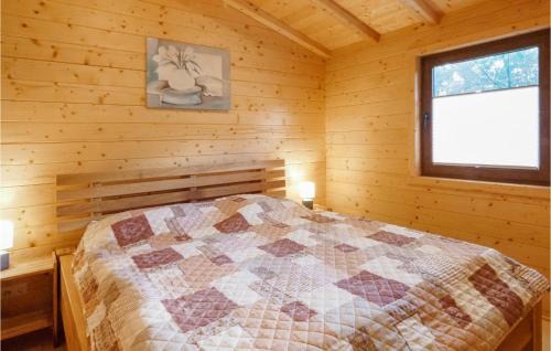 Merzalben House | Cozy Home in Merzalben with Wi-Fi & Child-Friendly Amenities