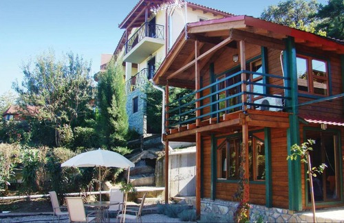 Molos House | Relaxing Getaway in Molos Kammena Vourla with Pool