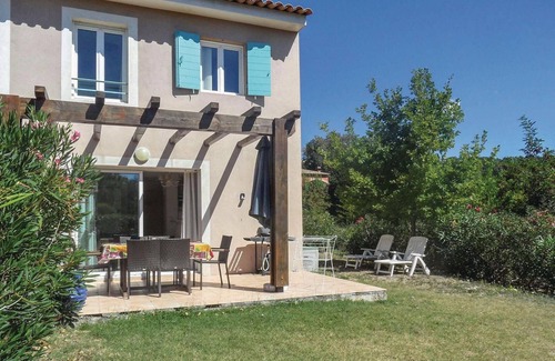 Montauroux House | Inviting Vacation Home with Heated Pool & Family Amenities
