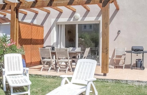 Montauroux House | Inviting Vacation Home with Heated Pool & Family Amenities