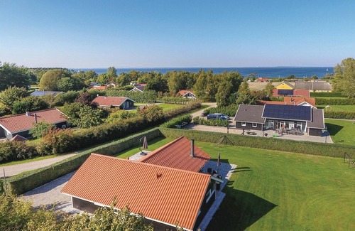 Nordborg House | Cozy 3-Bedroom Retreat with Ocean Views in Nordborg