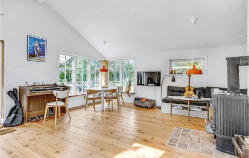 Klint House | Cozy 3 Bedroom Home in Nykbing Sj - Child Friendly Retreat