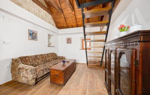Sinj House | Family-Friendly 2 Bedroom Retreat in Obrovac Sinjski