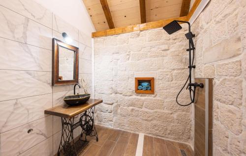Sinj House | Family-Friendly 2 Bedroom Retreat in Obrovac Sinjski