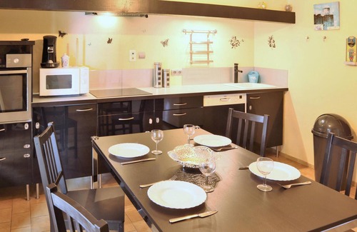Pierrelatte House | Relaxing Getaway with Pool & Pet-Friendly Amenities