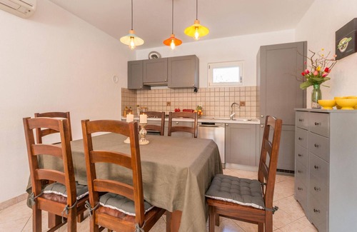 Polaca House | Family-Friendly Cottage with Pool and Outdoor Living Space