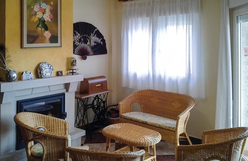 Portman House | Inviting Vacation Home in Portman, Close to the Beach