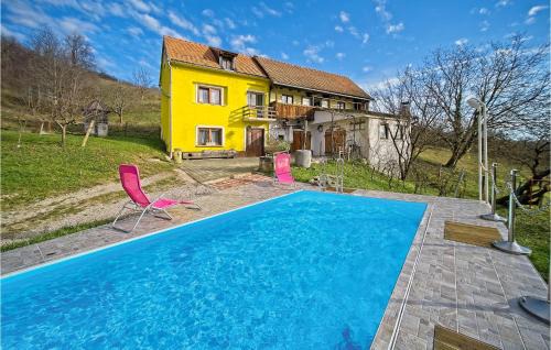 Jastrebarsko House | Pet-Friendly 3 Bedroom Home with Pool in Prodin Dol
