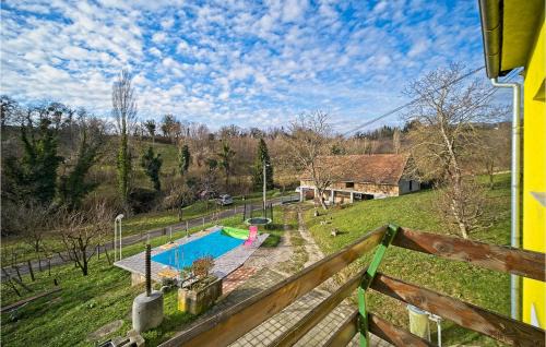 Jastrebarsko House | Pet-Friendly 3 Bedroom Home with Pool in Prodin Dol