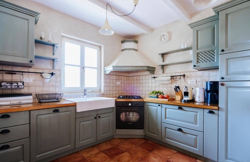 Fazana House | Unforgettable 4 Bedroom Retreat in Picturesque Pula