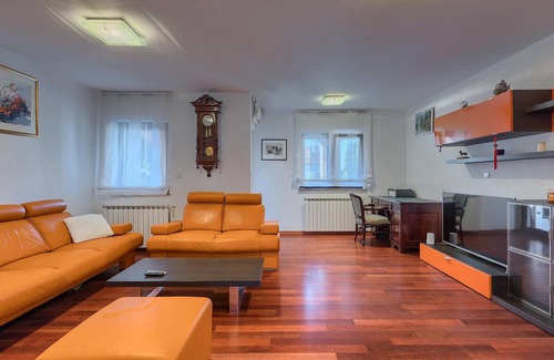 Pjescana Uvala House | Spacious 9-Bedroom Retreat with Oceanfront Views in Pula