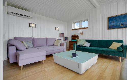 Ronde House | Cozy Retreat in Rnde with WiFi & Family-Friendly Amenities
