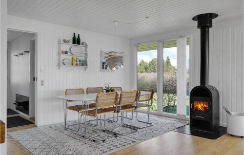 Ronde House | Cozy Retreat in Rnde with WiFi & Family-Friendly Amenities