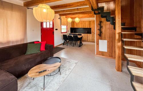 Debina House | Cozy Home in Rowy with Wifi, Pet and Child Friendly