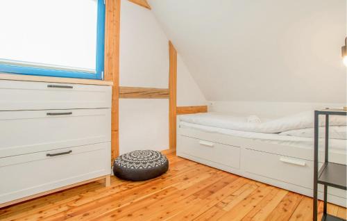 Debina House | Family-Friendly Retreat in Rowy with Free WiFi
