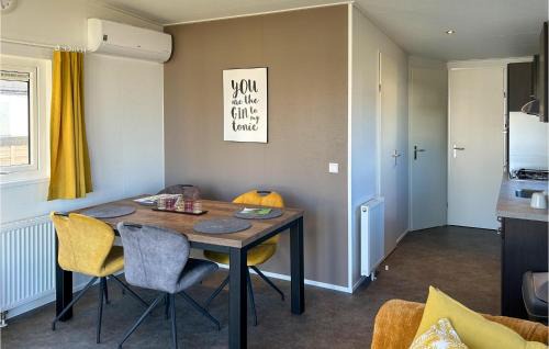 Scherpenisse House | Cozy Retreat in Scherpenisse with Pool and Kitchen Amenities