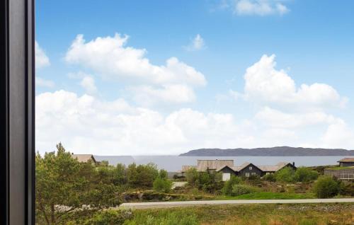 Sveio House | Beautiful Home in Sveio with Complimentary Wifi for Families