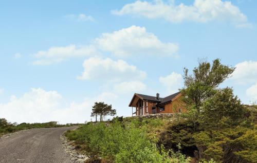 Sveio House | Beautiful Home in Sveio with Complimentary Wifi for Families