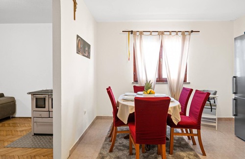 Tinj House | Ideal 3 Bedroom Retreat with Pool and Spa in Tinj