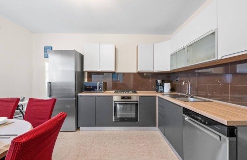 Tinj House | Ideal 3 Bedroom Retreat with Pool and Spa in Tinj