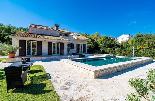 Peljesac peninsula House | Enjoy Topolo: 5 Bedroom Retreat with Pool & Spa
