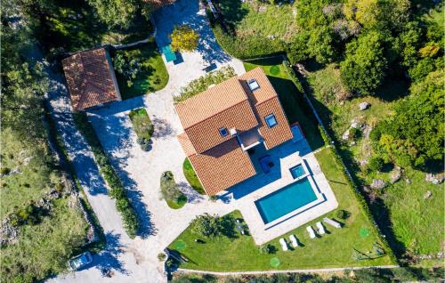 Peljesac peninsula House | Comfortable 5 Bedroom Home with Pool in Topolo