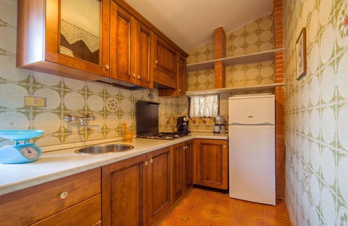 Trabia House | Family-Friendly 4-Bedroom Retreat with Ocean Views in Trabia