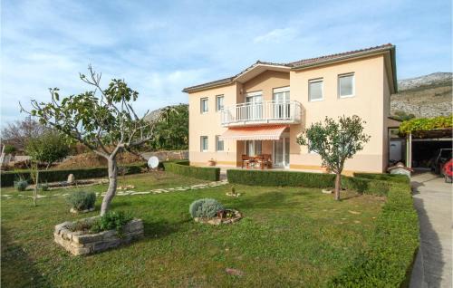 Tugare House | Perfect Getaway in Tugare: Kitchen, Pool & Pet-Friendly