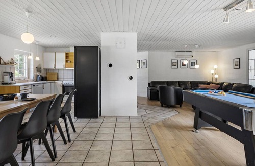 Nørre Fjand House | Family-Friendly 6 Bedroom Retreat in Beautiful Ulfborg