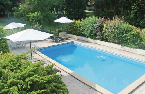 Ustaritz House | Inviting Home in Ustaritz: Pet-Friendly with Pool Access