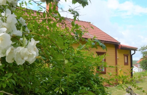 Vastervik Municipality House | Cozy 1 Bedroom Retreat in Västervik with Breakfast & Kitchen