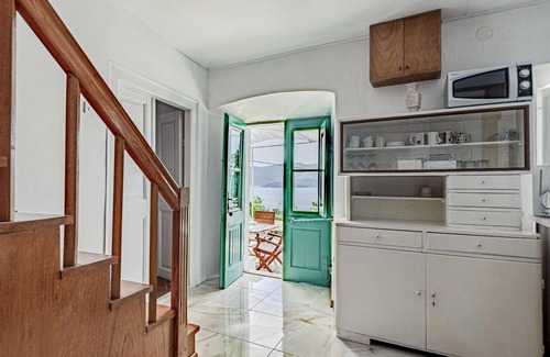 Cove Tri Zala (Zrnovo) House | Cozy 4-Bedroom Retreat with Ocean Views in Viganj