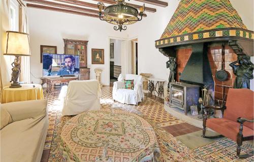 Vilanova del Valles House | Inviting 10 Bedroom Home with Pool in Vilanova Del Vallès