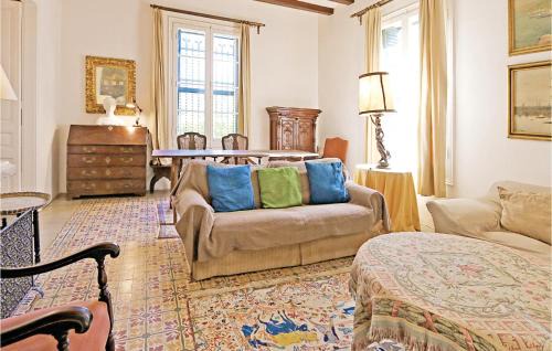 Vilanova del Valles House | Inviting 10 Bedroom Home with Pool in Vilanova Del Vallès