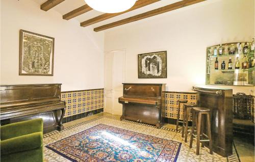 Vilanova del Valles House | Inviting 10 Bedroom Home with Pool in Vilanova Del Vallès