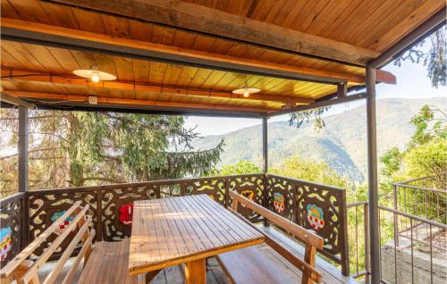 Saturnana House | Cozy Villa Di Piteccio with WiFi and Family-Friendly Amenities