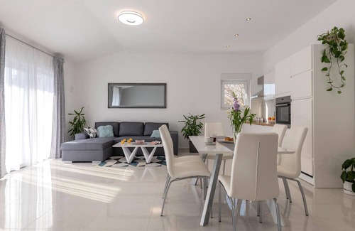 Zadvarje House | Unwind in a Fun Vacation Home with Pool and Spa Amenities