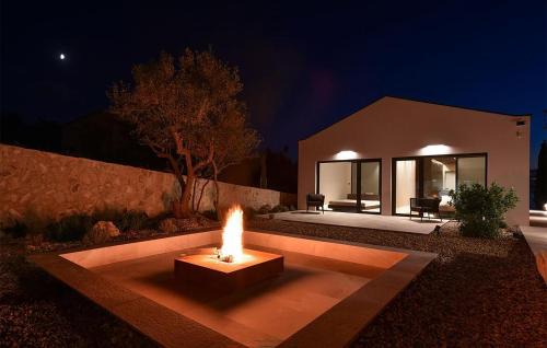 Zdrelac House | Awesome Home In Zdrelac