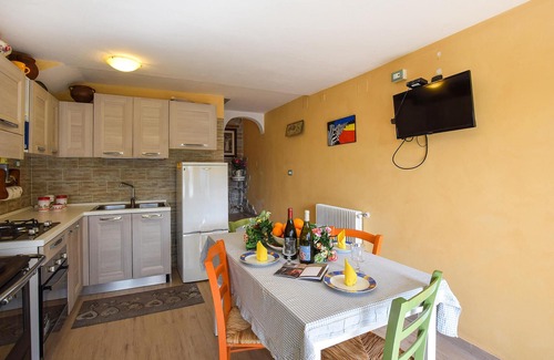 Sovramonte House | Colorful Getaway in Nature: Perfect for Families & Pets