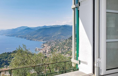 Camogli House | Explore 1 Bedroom Accommodation in Ruta di Camogli -GE-