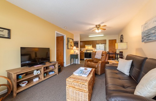 Walloon Lake House | Unforgettable Stay Near Walloon Lake with Ocean Views